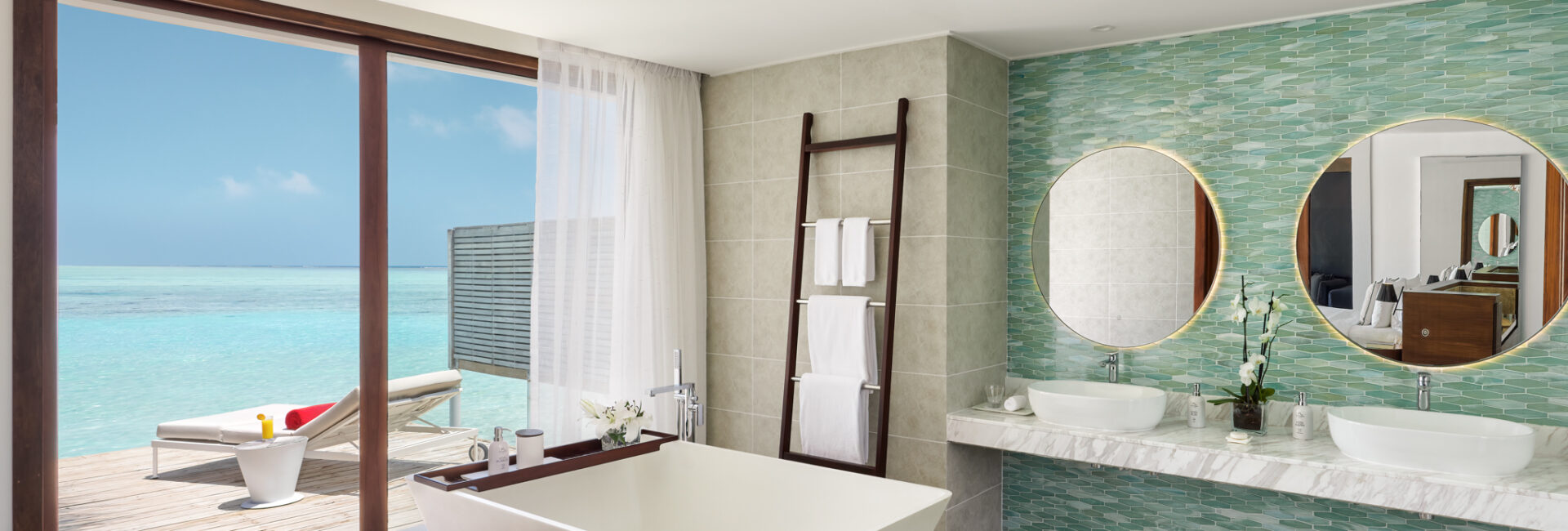 Niyama Private Islands - Over Pool Villa Bathroom