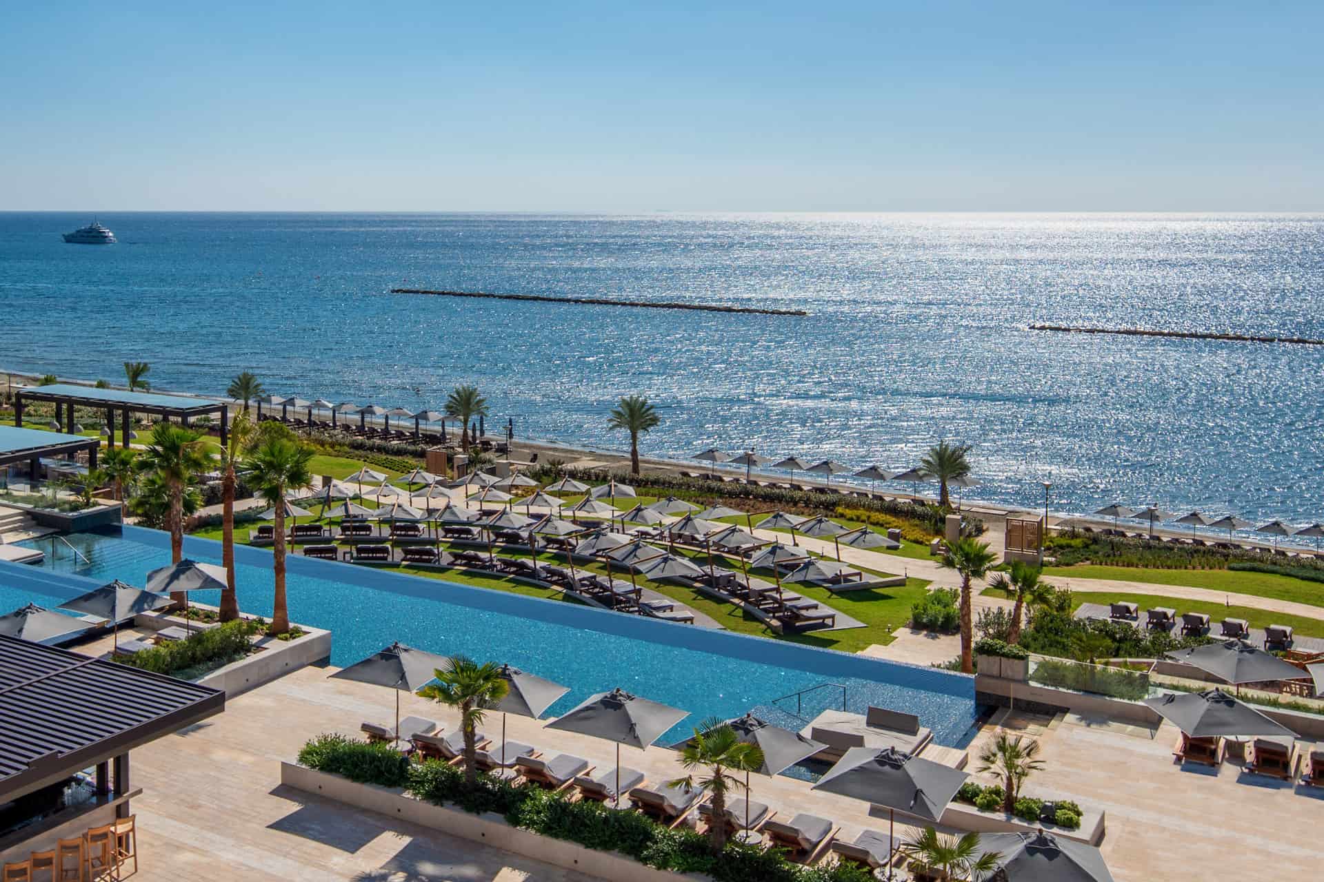 AMARA Beach & Lawn