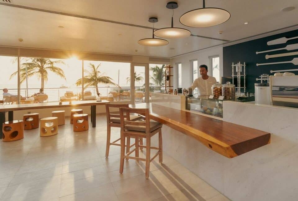 Jumeirah Maldives_CAFÉ LOUNGE_6a8656bf-16cc-4c5b-a393-03aa6e16eeaf