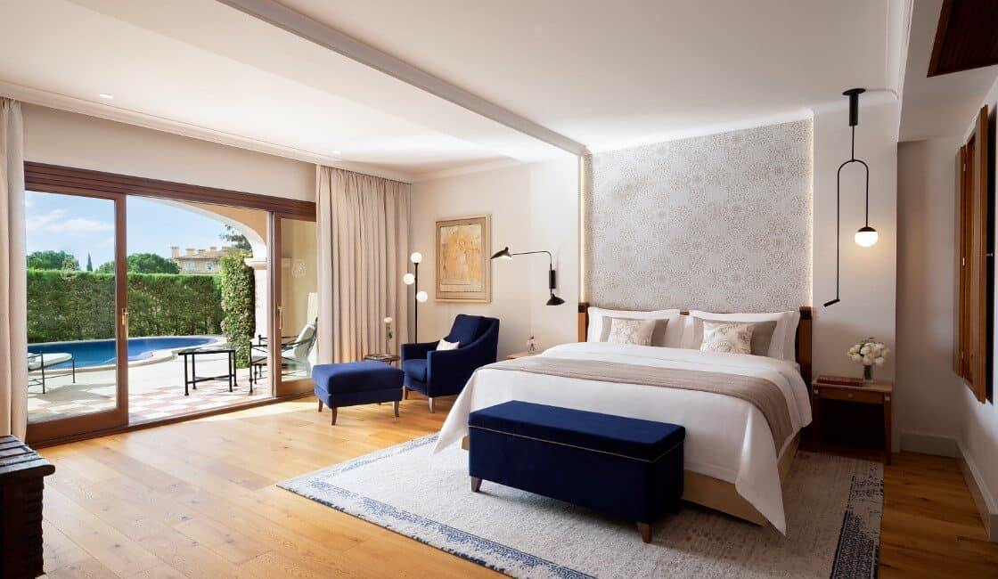 St. Regis Mardavall -Blue Oasis Bedroom