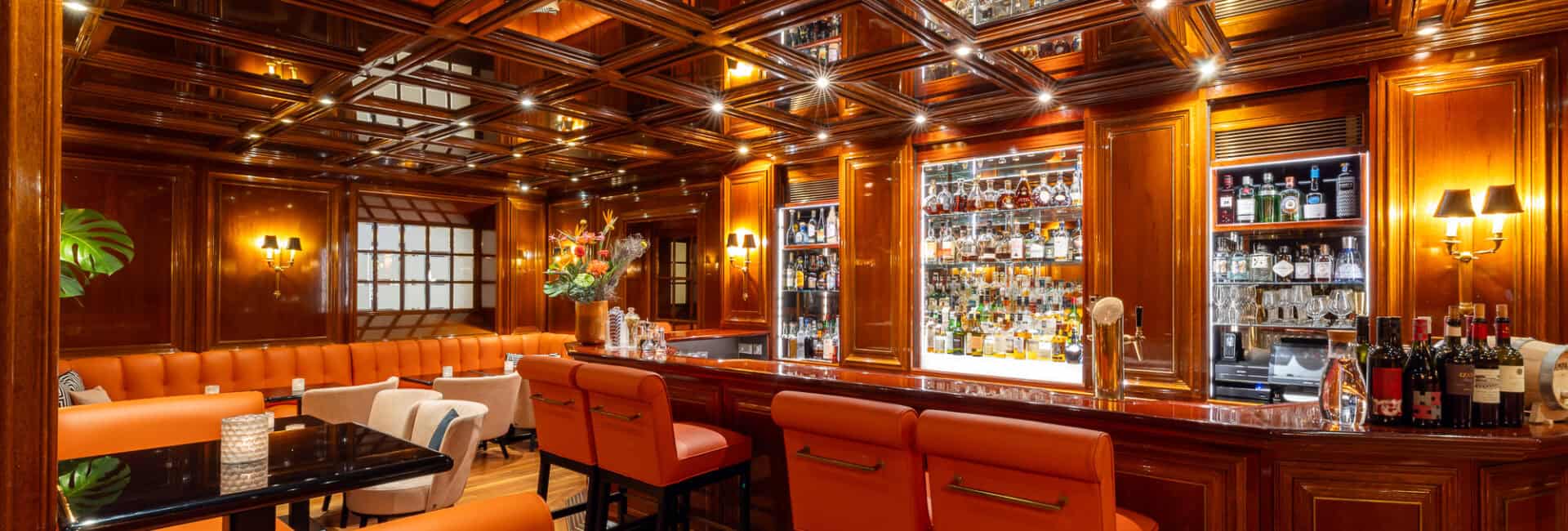 Excelsior Hotel Ernst - Charles Bar 1
