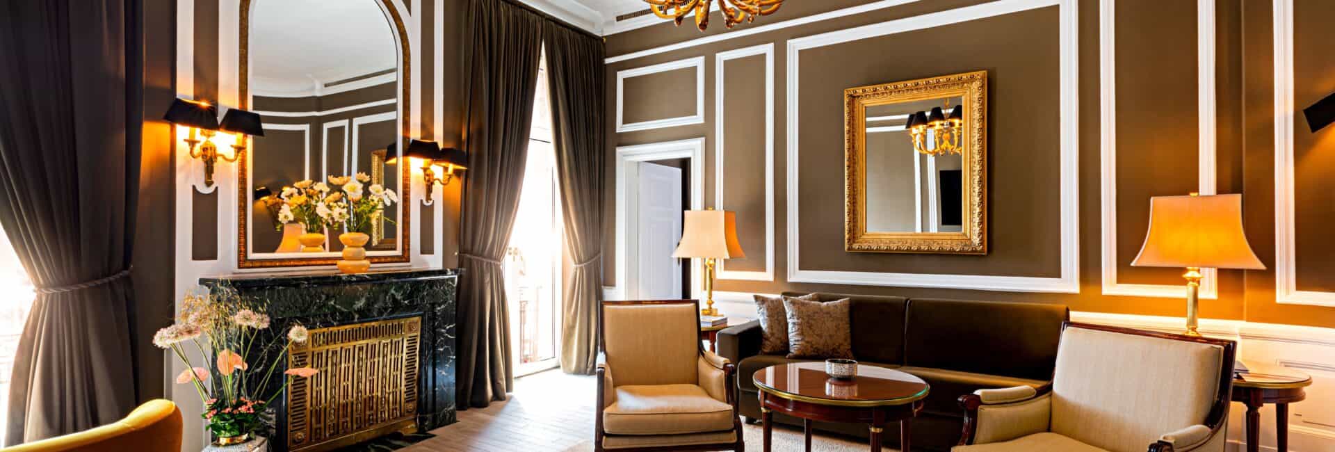 Excelsior Hotel Ernst - Suite Domblick Wohnzimmer