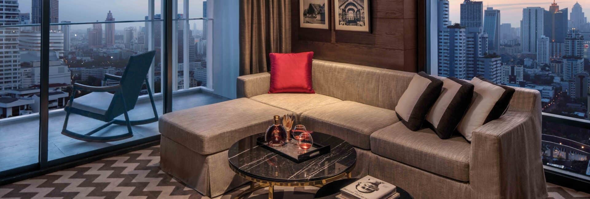 137 Pillars Suites & Residences Bangkok 12.Thonburi Suite - Living Room