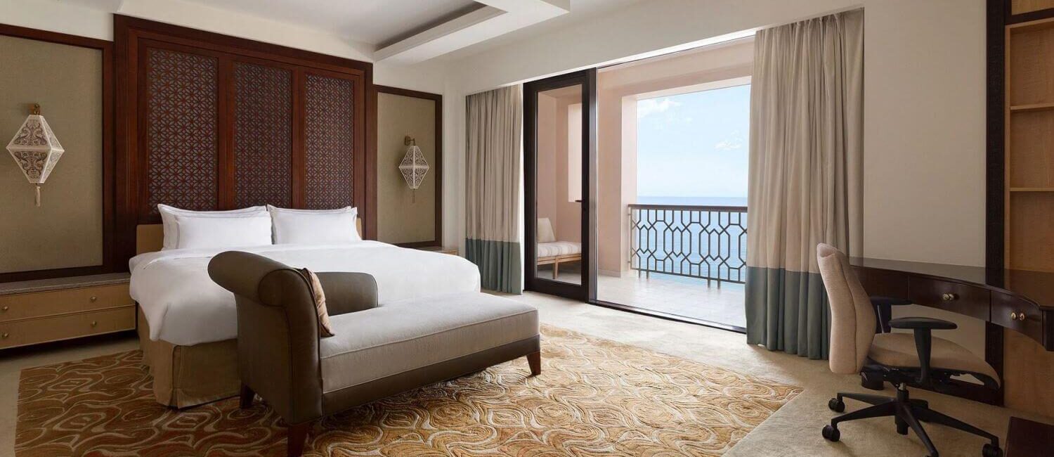 Shangri-La Al Husn - room