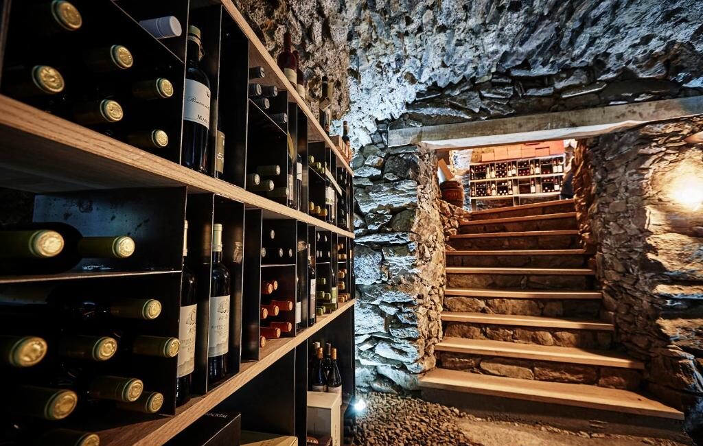 Golde Rose Karthaus// Weinkeller